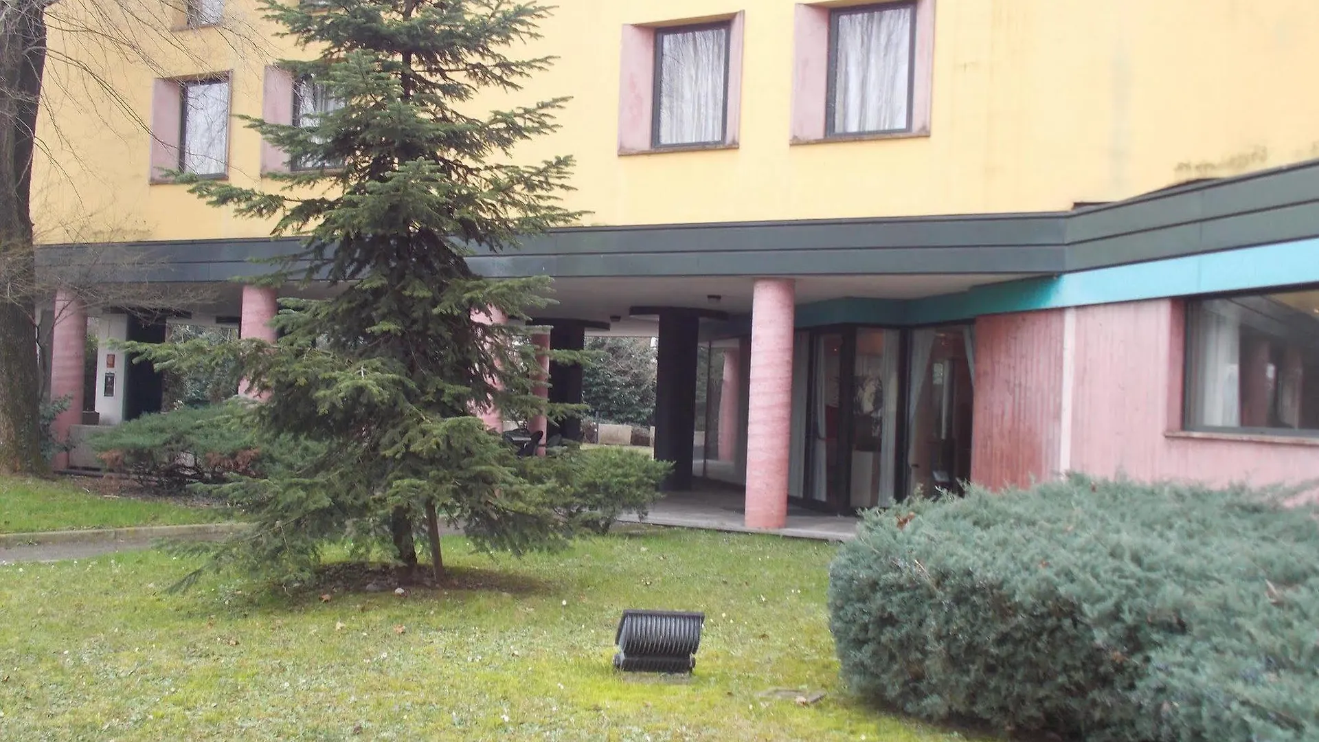Belstay Milano Linate Пескьера-Борромео Италия