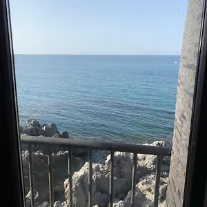 Una Finestra Sul Mare Italia